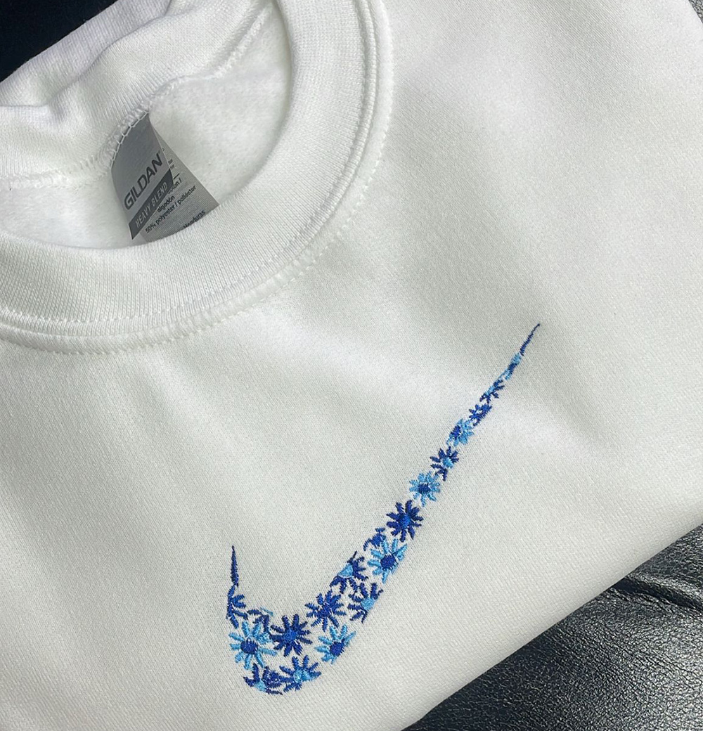 Nike Floral Tick Hoodie Sweatshirt - Image 3