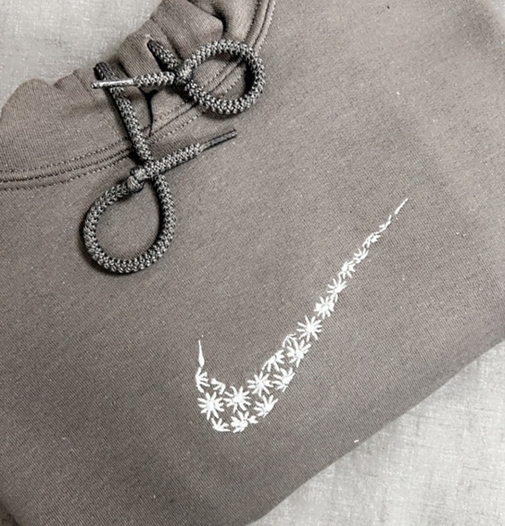 Nike Floral Tick Hoodie Sweatshirt - Image 4
